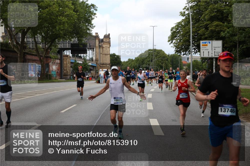 29.06.2025 - hella hamburg halbmarathon Yannick Fuchs http://msf.ph/oto/8153910 29.06.2025 10:37:48 20KM 3109, 3116, 3124, 3697, 3928, 4080, 4318, 6495, 7026, 7185, 7508, 7635, 8664, 9114, 10099, 10237, 10251, 10493, 11177, 11778, 12153, 12623, 12657, 12723, 12776, 13398, 13746, 13807, 13897, 14201, 14210, 14484, 14849, 15706, 15921, 16314, 16338, 16997, 17391, 17403, 18274, 18449, 19009, 19038, 19051, 19229 meine-sportfotos.de