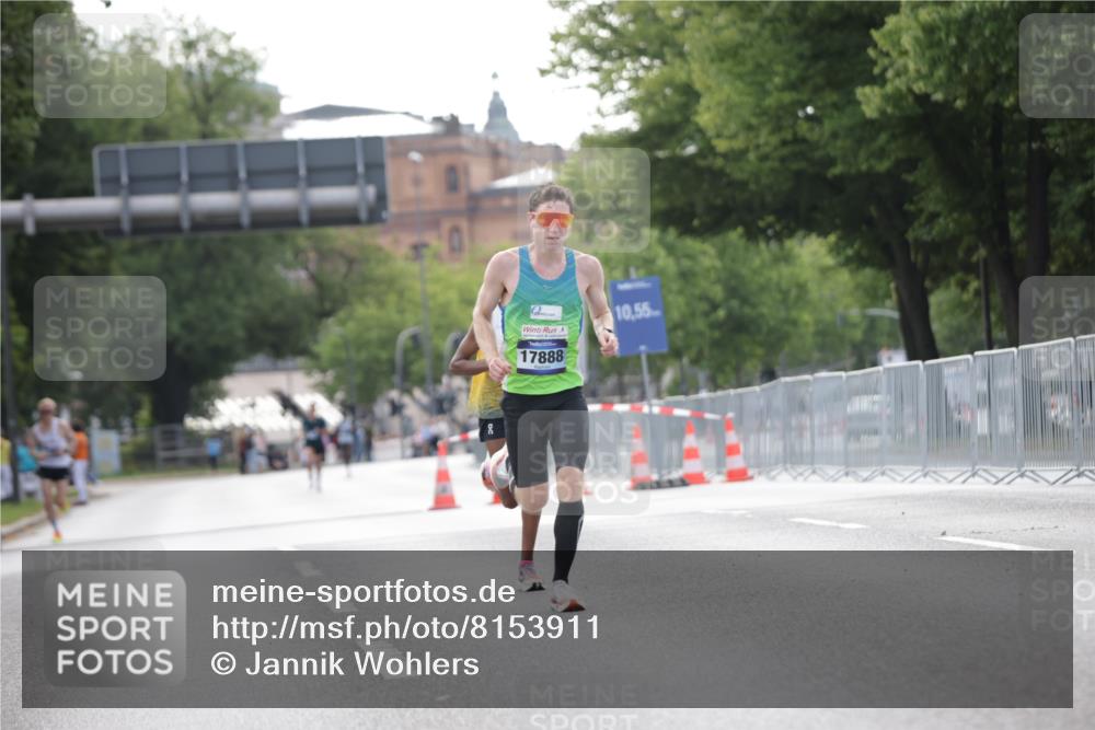 29.06.2025 - hella hamburg halbmarathon Jannik Wohlers http://msf.ph/oto/8153911 29.06.2025 09:35:12 Lombardsbrücke 36, 39, 47, 17888 meine-sportfotos.de