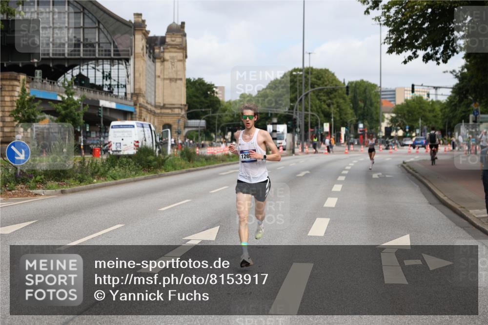 29.06.2025 - hella hamburg halbmarathon Yannick Fuchs http://msf.ph/oto/8153917 29.06.2025 10:11:22 20KM 45, 12673 meine-sportfotos.de