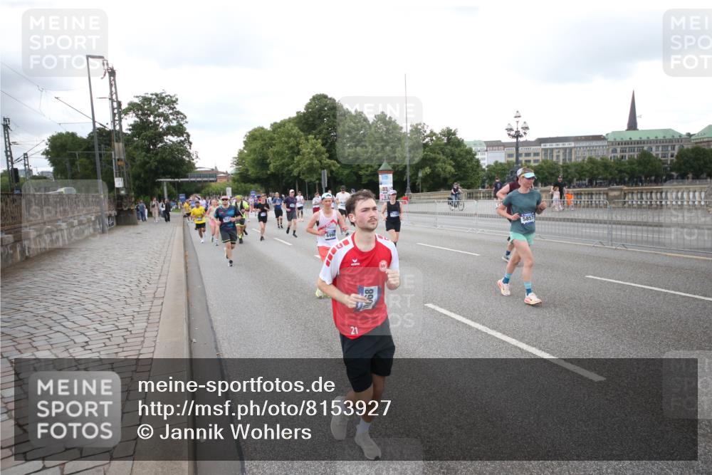 29.06.2025 - hella hamburg halbmarathon Jannik Wohlers http://msf.ph/oto/8153927 29.06.2025 10:53:15 Lombardsbrücke 1709, 1984, 2429, 3055, 3226, 4595, 4801, 5562, 5856, 5857, 6039, 6041, 6044, 6273, 6306, 6913, 6996, 7039, 7537, 7611, 7876, 7890, 9077, 9456, 9531, 9771, 9785, 11489, 11493, 11914, 12068, 12082, 12259, 12280, 12459, 13072, 13316, 13351, 14799, 14927, 15118, 15290, 15292, 15498, 15804, 15821, 15822, 16313, 16748, 16979, 17236, 17709, 18057, 18059, 18079, 18083, 18523, 18532, 18593, 18609, 18902 meine-sportfotos.de