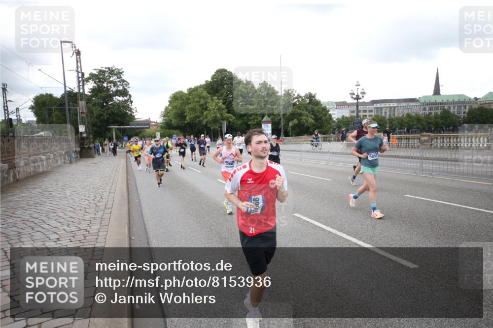 29.06.2025 - hella hamburg halbmarathon Jannik Wohlers http://msf.ph/oto/8153936 29.06.2025 10:53:15 Lombardsbrücke 1709, 1984, 2429, 3055, 3226, 4595, 4801, 5562, 5856, 5857, 6039, 6041, 6044, 6273, 6306, 6913, 6996, 7039, 7537, 7611, 7876, 7890, 9077, 9456, 9531, 9771, 9785, 11489, 11493, 11914, 12068, 12082, 12259, 12280, 12459, 13072, 13316, 13351, 14799, 14927, 15118, 15290, 15292, 15498, 15804, 15821, 15822, 16313, 16748, 16979, 17236, 17709, 18057, 18059, 18079, 18083, 18523, 18532, 18593, 18609, 18902 meine-sportfotos.de