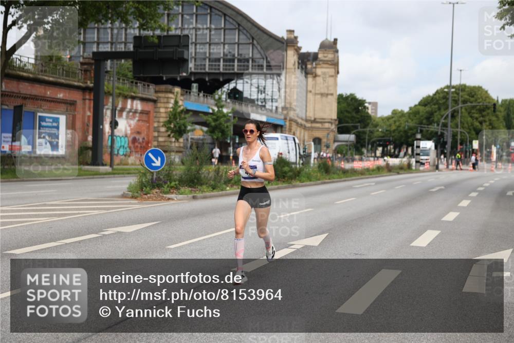 29.06.2025 - hella hamburg halbmarathon Yannick Fuchs http://msf.ph/oto/8153964 29.06.2025 10:11:29 20KM 45, 50 meine-sportfotos.de