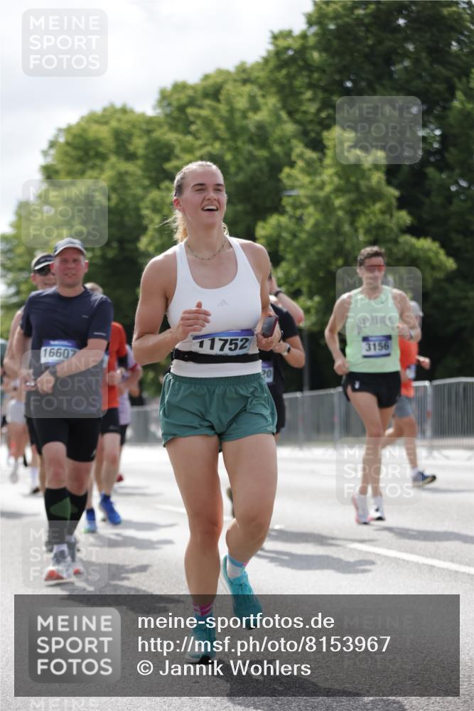29.06.2025 - hella hamburg halbmarathon Jannik Wohlers http://msf.ph/oto/8153967 29.06.2025 10:16:03 Lombardsbrücke 1212, 1244, 1599, 2347, 3030, 3134, 3156, 3484, 3648, 3687, 4478, 4583, 5294, 6024, 6488, 7158, 7358, 7753, 8295, 8597, 8645, 8707, 8847, 9628, 9664, 9810, 10076, 10139, 10141, 10183, 10575, 11344, 11345, 11752, 12572, 12911, 13215, 13220, 13610, 13712, 13727, 13835, 14857, 15332, 15388, 15487, 16098, 16100, 16186, 16199, 16456, 16607, 16740, 17422, 17592, 17694, 17806, 17838, 17854, 17942 meine-sportfotos.de