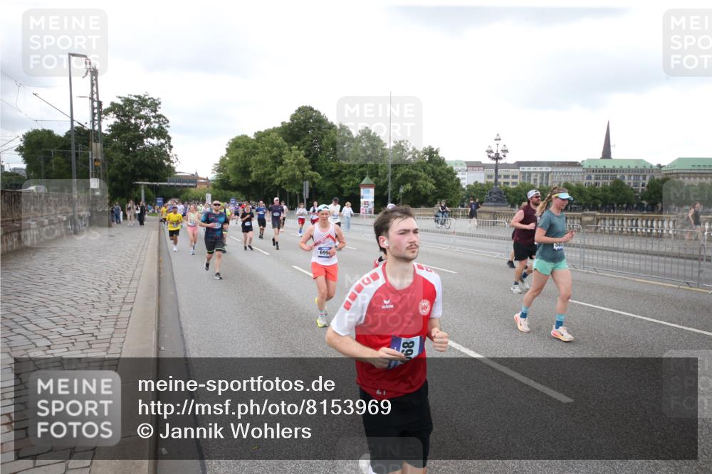 29.06.2025 - hella hamburg halbmarathon Jannik Wohlers http://msf.ph/oto/8153969 29.06.2025 10:53:16 Lombardsbrücke 1709, 1753, 1984, 2429, 3055, 4595, 4801, 5562, 5856, 5857, 6039, 6041, 6044, 6273, 6306, 6913, 6996, 7039, 7537, 7611, 7890, 9077, 9456, 9531, 9771, 9785, 11489, 11493, 11914, 12068, 12082, 12259, 12280, 12459, 13072, 13316, 13351, 14799, 14927, 15047, 15118, 15290, 15292, 15498, 15804, 15821, 15822, 16313, 16748, 16979, 17236, 17255, 17709, 18057, 18059, 18079, 18083, 18532, 18609, 18902 meine-sportfotos.de