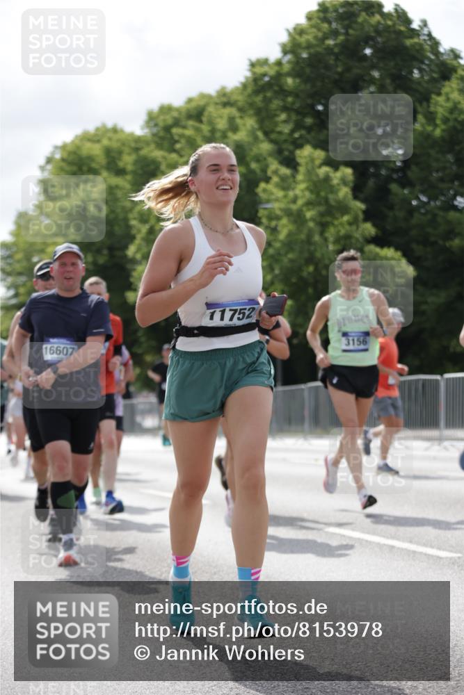 29.06.2025 - hella hamburg halbmarathon Jannik Wohlers http://msf.ph/oto/8153978 29.06.2025 10:16:03 Lombardsbrücke 1212, 1244, 1599, 2347, 3030, 3134, 3156, 3484, 3648, 3687, 4478, 4583, 5294, 6024, 6488, 7158, 7358, 7753, 8295, 8597, 8645, 8707, 8847, 9628, 9664, 9810, 10076, 10139, 10141, 10183, 10575, 11344, 11345, 11752, 12572, 12911, 13215, 13220, 13610, 13712, 13727, 13835, 14857, 15332, 15388, 15487, 16098, 16100, 16186, 16199, 16456, 16607, 16740, 17422, 17592, 17694, 17806, 17838, 17854, 17942 meine-sportfotos.de