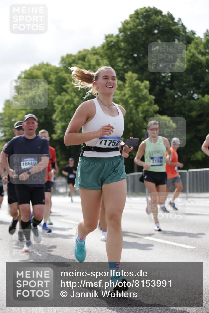 29.06.2025 - hella hamburg halbmarathon Jannik Wohlers http://msf.ph/oto/8153991 29.06.2025 10:16:03 Lombardsbrücke 1212, 1244, 1599, 2347, 3030, 3134, 3156, 3484, 3648, 3687, 4478, 4583, 5294, 6024, 6488, 7158, 7358, 7753, 8295, 8597, 8645, 8707, 8847, 9628, 9664, 9810, 10076, 10139, 10141, 10183, 10575, 11344, 11345, 11752, 12572, 12911, 13215, 13220, 13610, 13712, 13727, 13835, 14857, 15332, 15388, 15487, 16098, 16100, 16186, 16199, 16456, 16607, 16740, 17422, 17592, 17694, 17806, 17838, 17854, 17942 meine-sportfotos.de