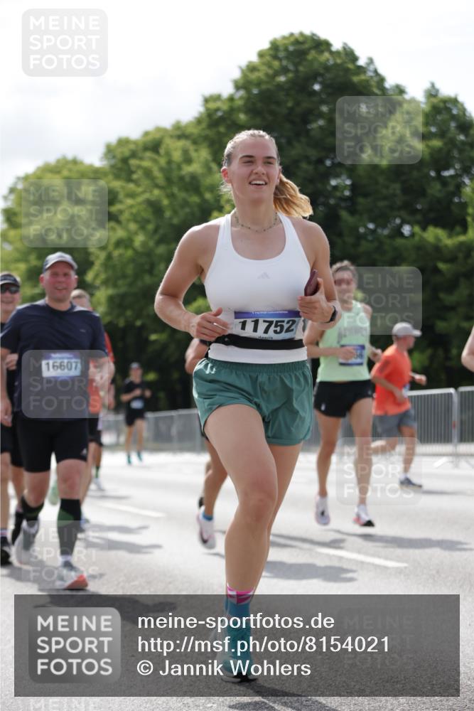 29.06.2025 - hella hamburg halbmarathon Jannik Wohlers http://msf.ph/oto/8154021 29.06.2025 10:16:04 Lombardsbrücke 1212, 1244, 1599, 2347, 2912, 3030, 3134, 3156, 3484, 3648, 3687, 4478, 4583, 5294, 6024, 6488, 7158, 7358, 7753, 8295, 8597, 8645, 8707, 8847, 8857, 9628, 9664, 9810, 10076, 10139, 10141, 10183, 10575, 11236, 11344, 11345, 11752, 12572, 12872, 12911, 13215, 13220, 13610, 13712, 13727, 13835, 13859, 14857, 15332, 15388, 15487, 16098, 16100, 16186, 16199, 16456, 16607, 16740, 17422, 17694, 17806, 17838, 17854, 17942 meine-sportfotos.de