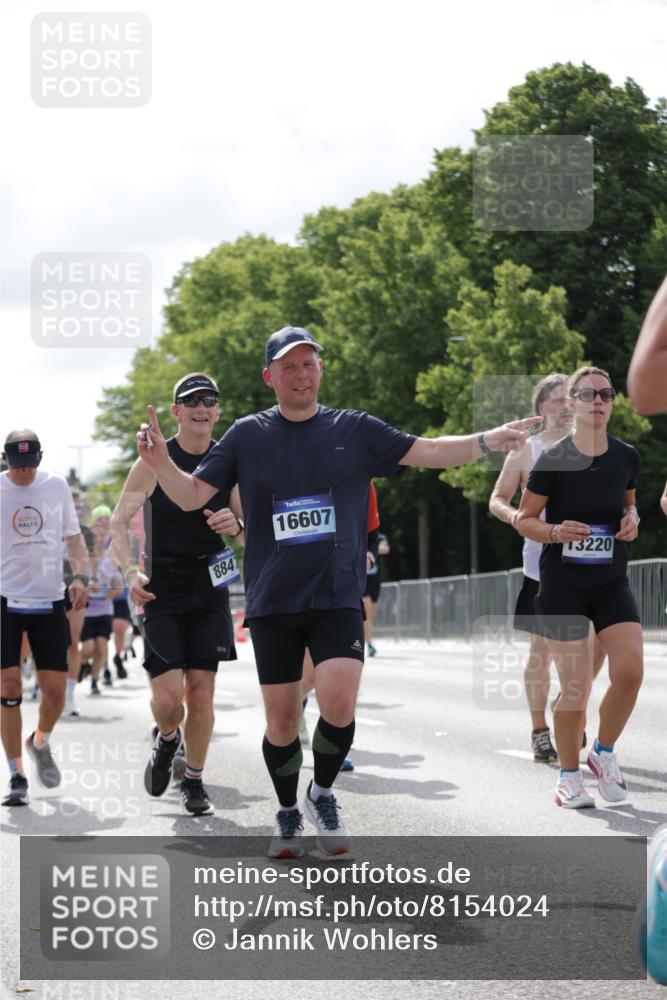 29.06.2025 - hella hamburg halbmarathon Jannik Wohlers http://msf.ph/oto/8154024 29.06.2025 10:16:04 Lombardsbrücke 1212, 1244, 1599, 2347, 2912, 3030, 3134, 3156, 3484, 3648, 3687, 4478, 4583, 5294, 6024, 6488, 7158, 7358, 7753, 8295, 8597, 8645, 8707, 8847, 8857, 9628, 9664, 9810, 10076, 10139, 10141, 10183, 10575, 11236, 11344, 11345, 11752, 12572, 12872, 12911, 13215, 13220, 13610, 13712, 13727, 13835, 13859, 14857, 15332, 15388, 15487, 16098, 16100, 16186, 16199, 16456, 16607, 16740, 17422, 17694, 17806, 17838, 17854, 17942 meine-sportfotos.de