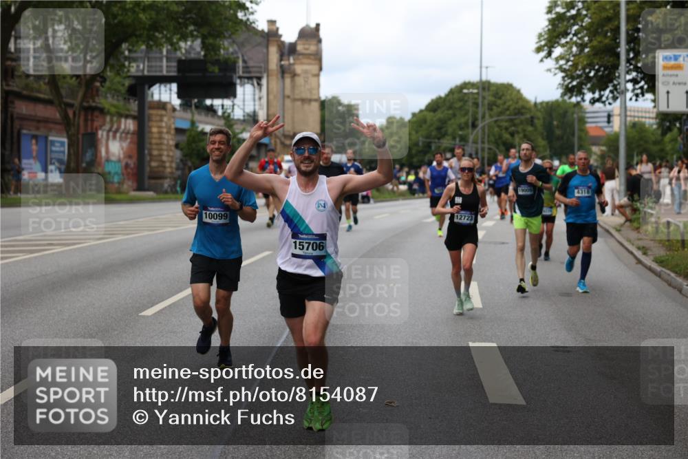 29.06.2025 - hella hamburg halbmarathon Yannick Fuchs http://msf.ph/oto/8154087 29.06.2025 10:37:51 20KM 3109, 3116, 3124, 3146, 3437, 3697, 3928, 4080, 4318, 6495, 7026, 7185, 7508, 7635, 8664, 9114, 10099, 10237, 10251, 10493, 11778, 12153, 12623, 12657, 12723, 12776, 13348, 13398, 13807, 13897, 14201, 14210, 14484, 14849, 15383, 15706, 15921, 15932, 16105, 16314, 16338, 16648, 16997, 17391, 17403, 18274, 18449, 18775, 19009, 19038, 19051, 19090, 19229 meine-sportfotos.de