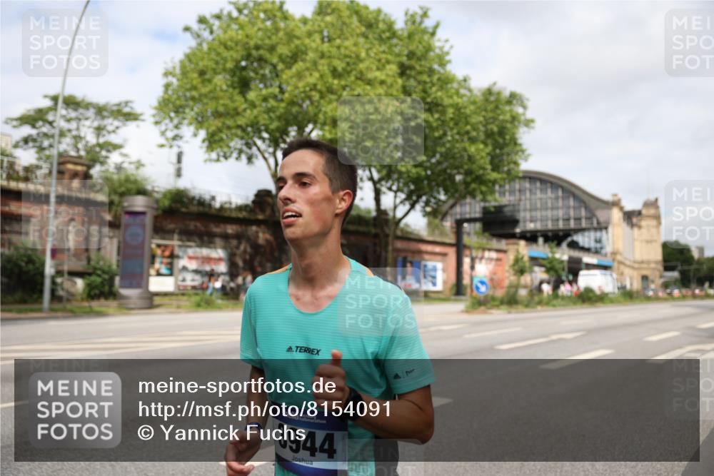 29.06.2025 - hella hamburg halbmarathon Yannick Fuchs http://msf.ph/oto/8154091 29.06.2025 10:12:11 20KM 3944, 11409, 11864 meine-sportfotos.de