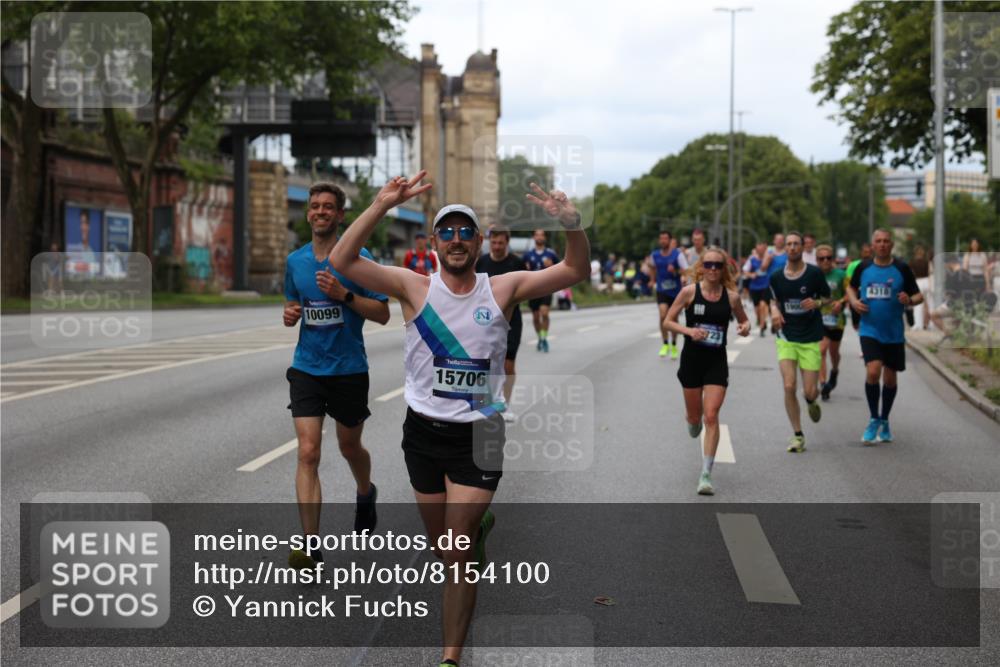 29.06.2025 - hella hamburg halbmarathon Yannick Fuchs http://msf.ph/oto/8154100 29.06.2025 10:37:51 20KM 3109, 3116, 3124, 3146, 3437, 3697, 3928, 4080, 4318, 6495, 7026, 7185, 7508, 7635, 8664, 9114, 10099, 10237, 10251, 10493, 11778, 12153, 12623, 12657, 12723, 12776, 13348, 13398, 13807, 13897, 14201, 14210, 14484, 14849, 15383, 15706, 15921, 15932, 16105, 16314, 16338, 16648, 16997, 17391, 17403, 18274, 18449, 18775, 19009, 19038, 19051, 19090, 19229 meine-sportfotos.de