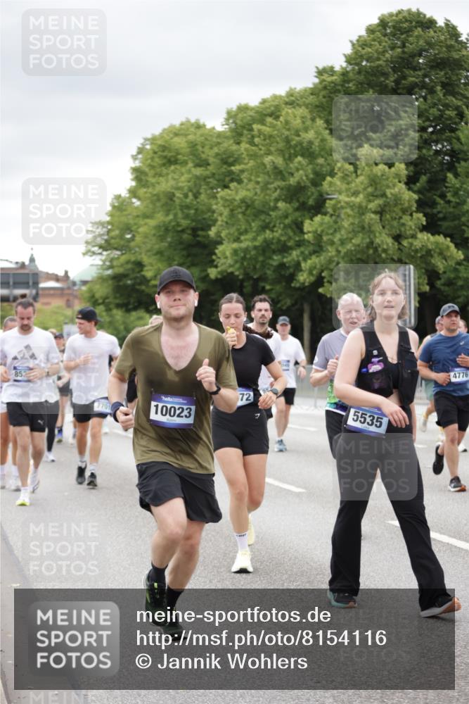 29.06.2025 - hella hamburg halbmarathon Jannik Wohlers http://msf.ph/oto/8154116 29.06.2025 11:00:31 Lombardsbrücke 1181, 2239, 2430, 2607, 2758, 2791, 2799, 2939, 3487, 3489, 3671, 4054, 4440, 4457, 4576, 4776, 4840, 4911, 4926, 5189, 5897, 5956, 6101, 6401, 6538, 7700, 7701, 7738, 8518, 8535, 8557, 8559, 8882, 9666, 10023, 10102, 10116, 10131, 10154, 10250, 10543, 10761, 11016, 11051, 12017, 12181, 12511, 12587, 13136, 13166, 13628, 14049, 14271, 14498, 14708, 14931, 15340, 15341, 15648, 15649, 17257, 17473, 17523, 17963, 18138, 18140, 18776 meine-sportfotos.de