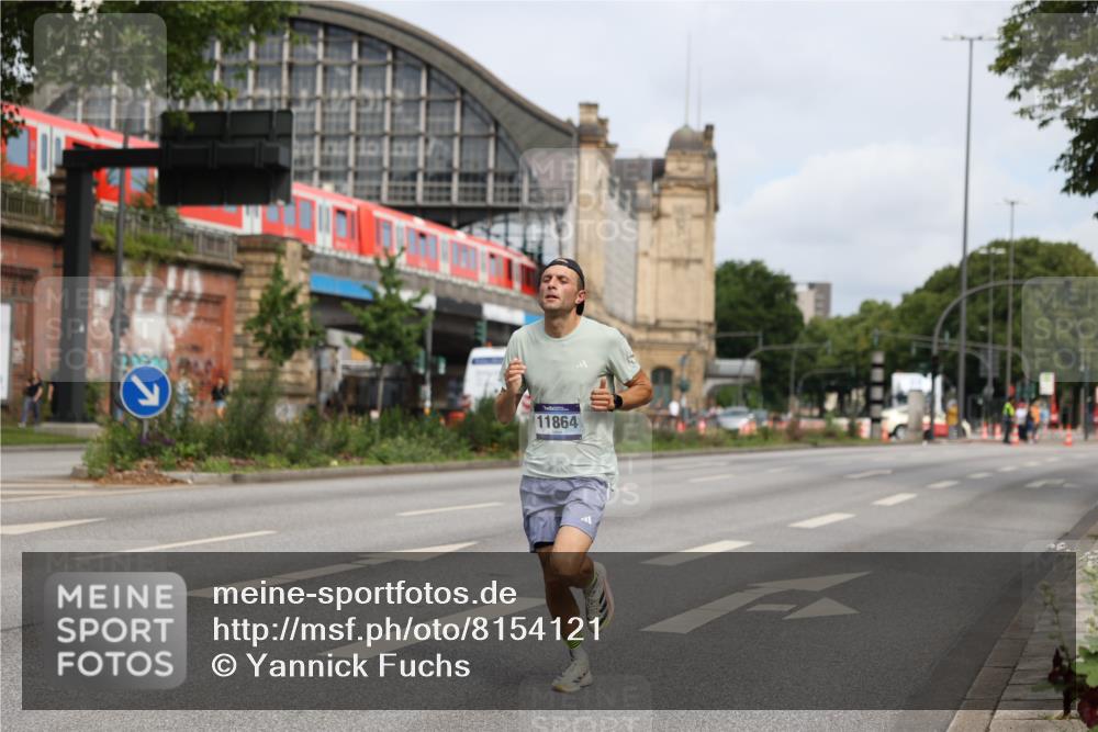 29.06.2025 - hella hamburg halbmarathon Yannick Fuchs http://msf.ph/oto/8154121 29.06.2025 10:12:32 20KM 11864, 16529 meine-sportfotos.de