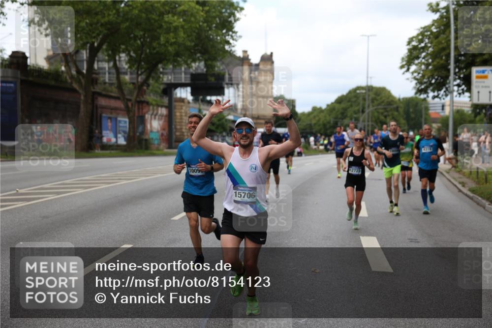 29.06.2025 - hella hamburg halbmarathon Yannick Fuchs http://msf.ph/oto/8154123 29.06.2025 10:37:51 20KM 3109, 3116, 3124, 3146, 3437, 3697, 3928, 4080, 4318, 6495, 7026, 7185, 7508, 7635, 8664, 9114, 10099, 10237, 10251, 10493, 11778, 12153, 12623, 12657, 12723, 12776, 13348, 13398, 13807, 13897, 14201, 14210, 14484, 14849, 15383, 15706, 15921, 15932, 16105, 16314, 16338, 16648, 16997, 17391, 17403, 18274, 18449, 18775, 19009, 19038, 19051, 19090, 19229 meine-sportfotos.de