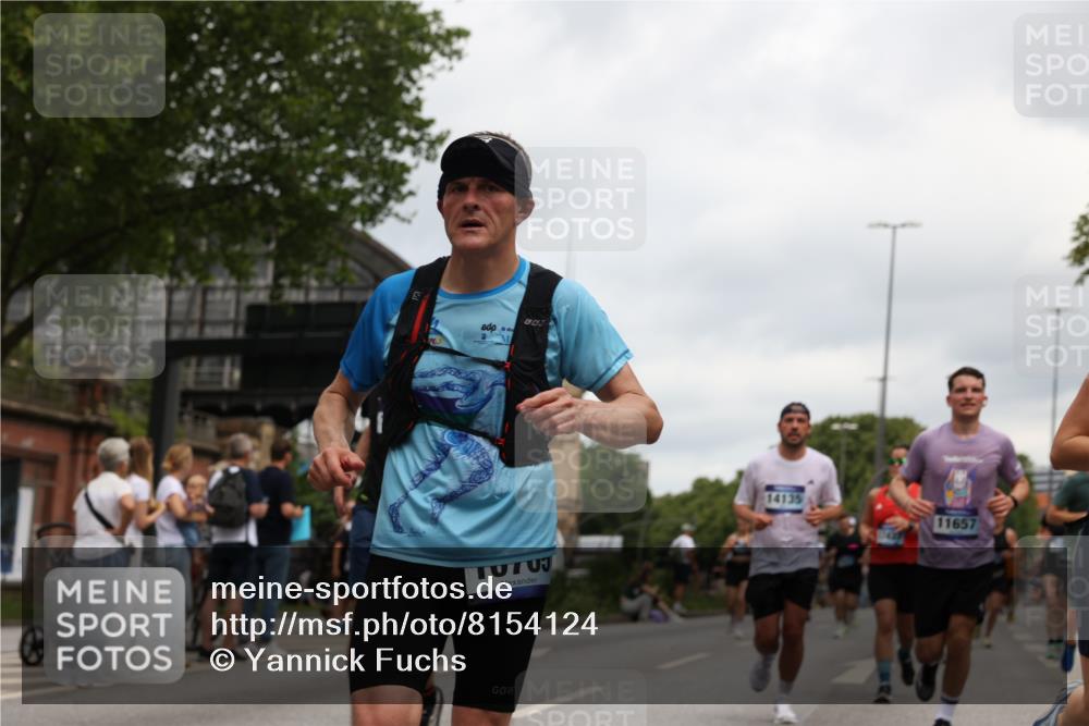 29.06.2025 - hella hamburg halbmarathon Yannick Fuchs http://msf.ph/oto/8154124 29.06.2025 10:57:47 20KM 1254, 1316, 1334, 1464, 1940, 2685, 4328, 5305, 5384, 7290, 8561, 9191, 10705, 10766, 11149, 11527, 11657, 11771, 12315, 12316, 12662, 13171, 13841, 14135, 14493, 15093, 15532, 15897, 16424, 16426, 16639, 16995, 17061, 17071, 17437, 17685, 17686, 17730, 17894, 18122, 18581, 18717 meine-sportfotos.de