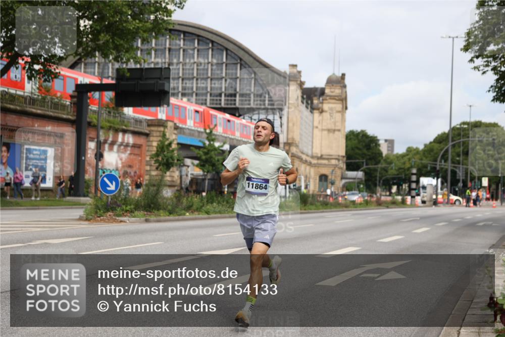 29.06.2025 - hella hamburg halbmarathon Yannick Fuchs http://msf.ph/oto/8154133 29.06.2025 10:12:32 20KM 11864, 16529 meine-sportfotos.de