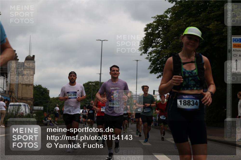 29.06.2025 - hella hamburg halbmarathon Yannick Fuchs http://msf.ph/oto/8154143 29.06.2025 10:57:47 20KM 1254, 1316, 1334, 1464, 1940, 2685, 4328, 5305, 5384, 7290, 8561, 9191, 10705, 10766, 11149, 11527, 11657, 11771, 12315, 12316, 12662, 13171, 13841, 14135, 14493, 15093, 15532, 15897, 16424, 16426, 16639, 16995, 17061, 17071, 17437, 17685, 17686, 17730, 17894, 18122, 18581, 18717 meine-sportfotos.de