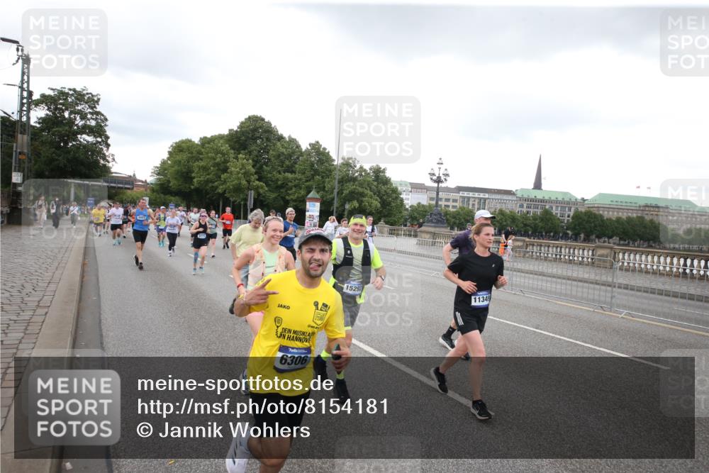 29.06.2025 - hella hamburg halbmarathon Jannik Wohlers http://msf.ph/oto/8154181 29.06.2025 10:53:20 Lombardsbrücke 1687, 1753, 2079, 2429, 3055, 4595, 4801, 5430, 5856, 5857, 6039, 6273, 6306, 6913, 6996, 7039, 7537, 7611, 7614, 7890, 9077, 9531, 9572, 9771, 11493, 12068, 12259, 12459, 13316, 14799, 14927, 15047, 15118, 15191, 15290, 15292, 15498, 15804, 15821, 15822, 16313, 16748, 17236, 17255, 17309, 17709, 18057, 18059, 18079, 18083, 18532, 18609, 18902 meine-sportfotos.de