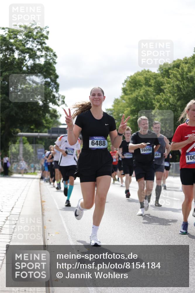 29.06.2025 - hella hamburg halbmarathon Jannik Wohlers http://msf.ph/oto/8154184 29.06.2025 10:16:10 Lombardsbrücke 1212, 1244, 1599, 1825, 2347, 2912, 3030, 3156, 3176, 3484, 3687, 4478, 5036, 5037, 6024, 6488, 7158, 7358, 7753, 8295, 8317, 8597, 8645, 8707, 8847, 8857, 9628, 9664, 9676, 9810, 10076, 10139, 10141, 10232, 10575, 11236, 11335, 11752, 12230, 12417, 12872, 12911, 13114, 13220, 13712, 13727, 13835, 13859, 14219, 14857, 16098, 16100, 16186, 16199, 16376, 16456, 16607, 16740, 16856, 17422, 17604, 17694, 17806, 17838, 17854, 17857, 17942 meine-sportfotos.de
