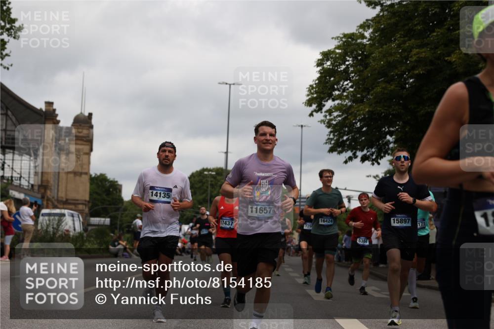 29.06.2025 - hella hamburg halbmarathon Yannick Fuchs http://msf.ph/oto/8154185 29.06.2025 10:57:48 20KM 1254, 1316, 1334, 1464, 2685, 4328, 5305, 5384, 7290, 8561, 9191, 10705, 10766, 11149, 11527, 11657, 11771, 12315, 12316, 12662, 13171, 13841, 14135, 14493, 15093, 15532, 15897, 16424, 16426, 16639, 16995, 17061, 17071, 17112, 17437, 17685, 17686, 17730, 17894, 18122, 18395, 18581, 18717 meine-sportfotos.de