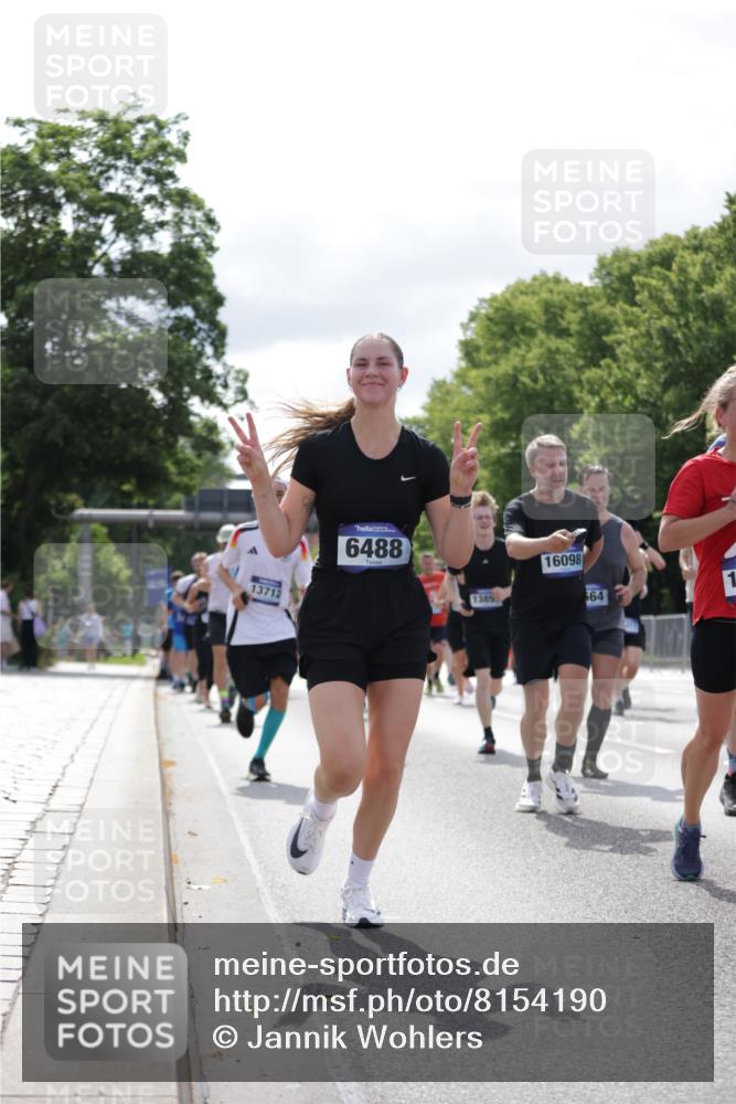 29.06.2025 - hella hamburg halbmarathon Jannik Wohlers http://msf.ph/oto/8154190 29.06.2025 10:16:10 Lombardsbrücke 1212, 1244, 1599, 1825, 2347, 2912, 3030, 3156, 3176, 3484, 3687, 4478, 5036, 5037, 6024, 6488, 7158, 7358, 7753, 8295, 8317, 8597, 8645, 8707, 8847, 8857, 9628, 9664, 9676, 9810, 10076, 10139, 10141, 10232, 10575, 11236, 11335, 11752, 12230, 12417, 12872, 12911, 13114, 13220, 13712, 13727, 13835, 13859, 14219, 14857, 16098, 16100, 16186, 16199, 16376, 16456, 16607, 16740, 16856, 17422, 17604, 17694, 17806, 17838, 17854, 17857, 17942 meine-sportfotos.de