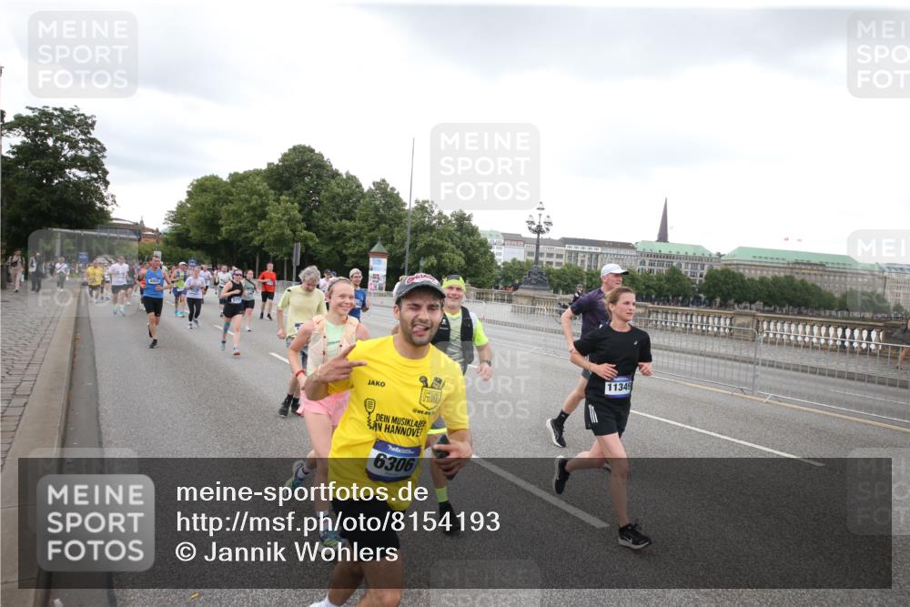29.06.2025 - hella hamburg halbmarathon Jannik Wohlers http://msf.ph/oto/8154193 29.06.2025 10:53:20 Lombardsbrücke 1687, 1753, 2079, 2429, 3055, 4595, 4801, 5430, 5856, 5857, 6039, 6273, 6306, 6913, 6996, 7039, 7537, 7611, 7614, 7890, 9077, 9531, 9572, 9771, 11493, 12068, 12259, 12459, 13316, 14799, 14927, 15047, 15118, 15191, 15290, 15292, 15498, 15804, 15821, 15822, 16313, 16748, 17236, 17255, 17309, 17709, 18057, 18059, 18079, 18083, 18532, 18609, 18902 meine-sportfotos.de