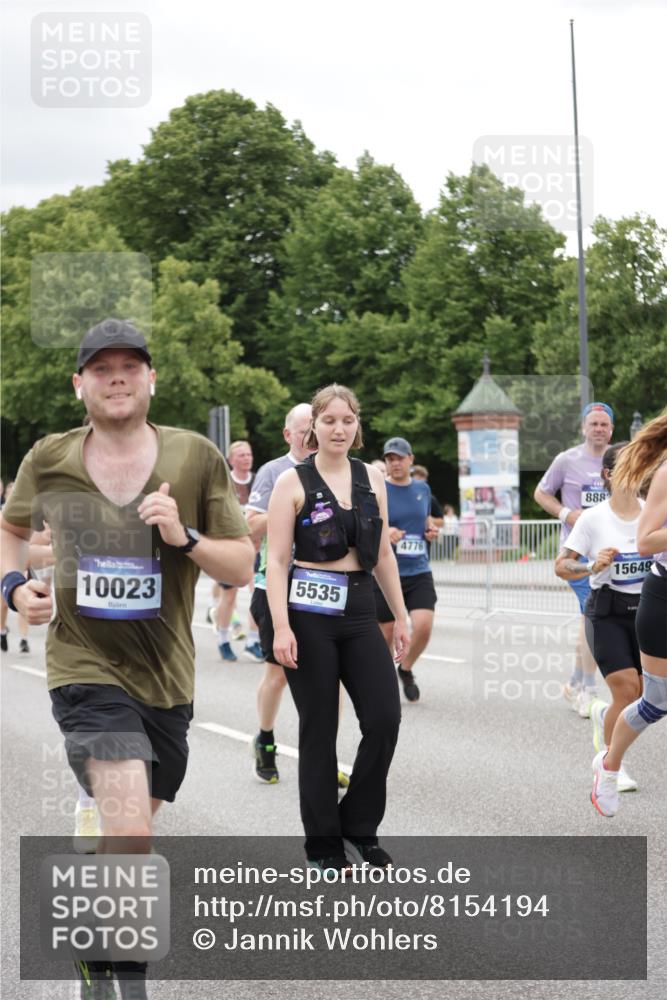 29.06.2025 - hella hamburg halbmarathon Jannik Wohlers http://msf.ph/oto/8154194 29.06.2025 11:00:32 Lombardsbrücke 1181, 2239, 2430, 2607, 2758, 2791, 2799, 2825, 2939, 3487, 3489, 3671, 4054, 4440, 4457, 4576, 4776, 4840, 4911, 4926, 5189, 5897, 5956, 6401, 6538, 7700, 7701, 7738, 8518, 8535, 8557, 8559, 8882, 9662, 9666, 10023, 10102, 10116, 10131, 10154, 10250, 10543, 10761, 11016, 11051, 12017, 12181, 12511, 12587, 13136, 13166, 13628, 14049, 14231, 14271, 14498, 14708, 14931, 15340, 15341, 15648, 15649, 17257, 17963, 18138, 18140, 18776 meine-sportfotos.de
