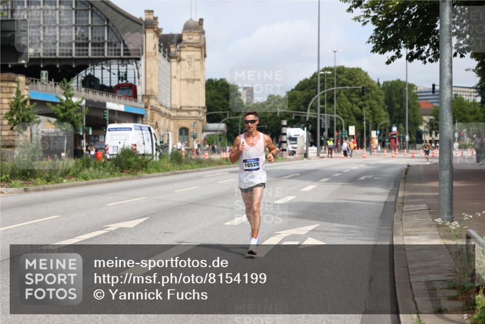 29.06.2025 - hella hamburg halbmarathon Yannick Fuchs http://msf.ph/oto/8154199 29.06.2025 10:12:51 20KM 4116, 16529, 18694 meine-sportfotos.de