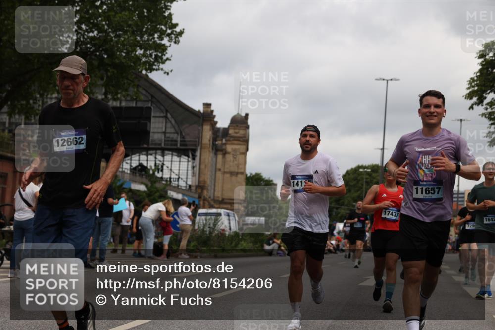 29.06.2025 - hella hamburg halbmarathon Yannick Fuchs http://msf.ph/oto/8154206 29.06.2025 10:57:48 20KM 1254, 1316, 1334, 1464, 2685, 4328, 5305, 5384, 7290, 8561, 9191, 10705, 10766, 11149, 11527, 11657, 11771, 12315, 12316, 12662, 13171, 13841, 14135, 14493, 15093, 15532, 15897, 16424, 16426, 16639, 16995, 17061, 17071, 17112, 17437, 17685, 17686, 17730, 17894, 18122, 18395, 18581, 18717 meine-sportfotos.de