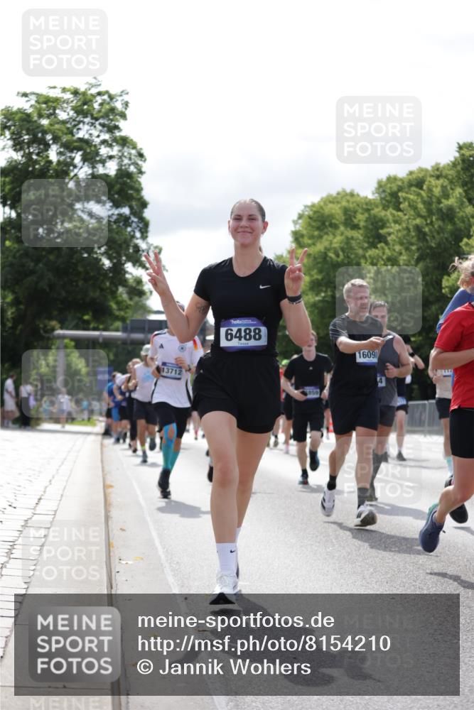 29.06.2025 - hella hamburg halbmarathon Jannik Wohlers http://msf.ph/oto/8154210 29.06.2025 10:16:10 Lombardsbrücke 1212, 1244, 1599, 1825, 2347, 2912, 3030, 3156, 3176, 3484, 3687, 4478, 5036, 5037, 6024, 6488, 7158, 7358, 7753, 8295, 8317, 8597, 8645, 8707, 8847, 8857, 9628, 9664, 9676, 9810, 10076, 10139, 10141, 10232, 10575, 11236, 11335, 11752, 12230, 12417, 12872, 12911, 13114, 13220, 13712, 13727, 13835, 13859, 14219, 14857, 16098, 16100, 16186, 16199, 16376, 16456, 16607, 16740, 16856, 17422, 17604, 17694, 17806, 17838, 17854, 17857, 17942 meine-sportfotos.de