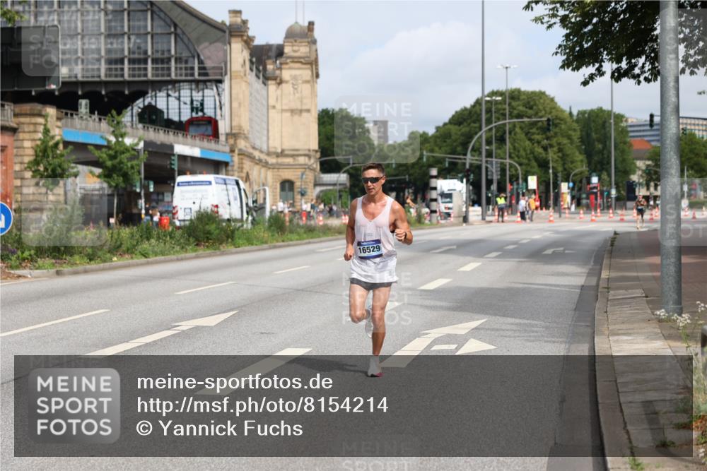 29.06.2025 - hella hamburg halbmarathon Yannick Fuchs http://msf.ph/oto/8154214 29.06.2025 10:12:51 20KM 4116, 16529, 18694 meine-sportfotos.de
