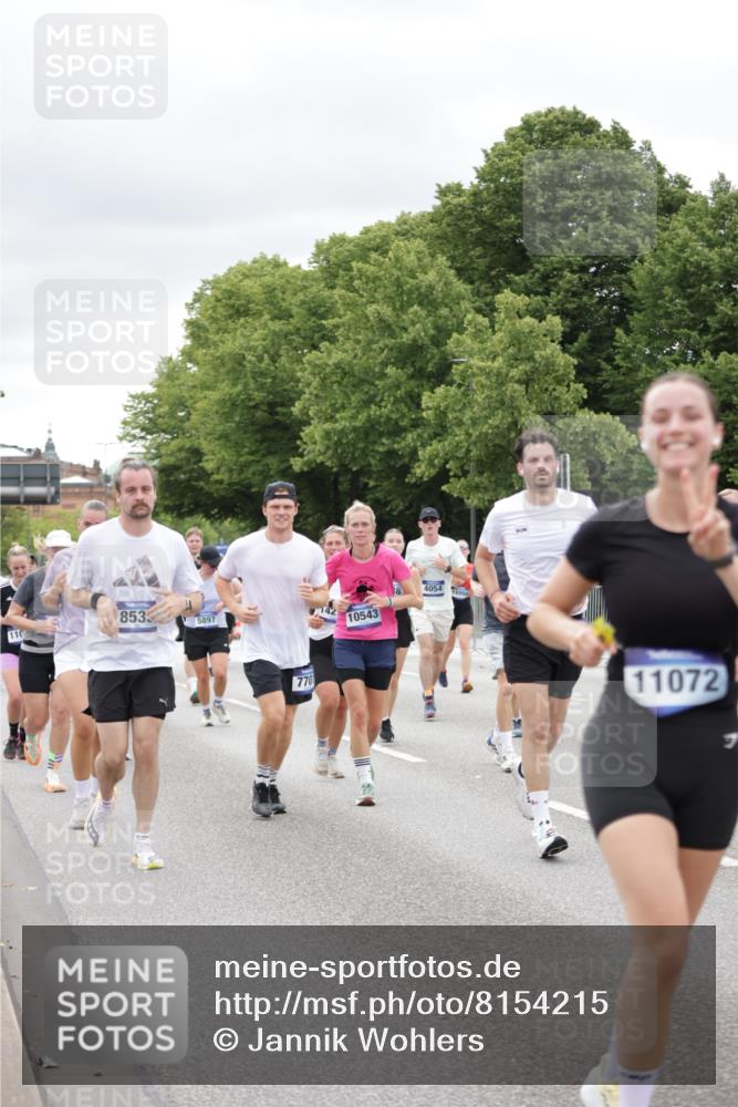 29.06.2025 - hella hamburg halbmarathon Jannik Wohlers http://msf.ph/oto/8154215 29.06.2025 11:00:33 Lombardsbrücke 1181, 2239, 2430, 2607, 2758, 2791, 2799, 2825, 2939, 3487, 3489, 3671, 4054, 4440, 4457, 4576, 4776, 4840, 4911, 4926, 5189, 5897, 5956, 6401, 6538, 7700, 7701, 7738, 8518, 8535, 8557, 8559, 8882, 9184, 9609, 9662, 9666, 10023, 10102, 10116, 10131, 10154, 10250, 10543, 10761, 11016, 11051, 12017, 12181, 12511, 12587, 13136, 13166, 13628, 14049, 14231, 14271, 14498, 14708, 14931, 15340, 15341, 15648, 15649, 17257, 17963, 18138, 18140, 18776 meine-sportfotos.de