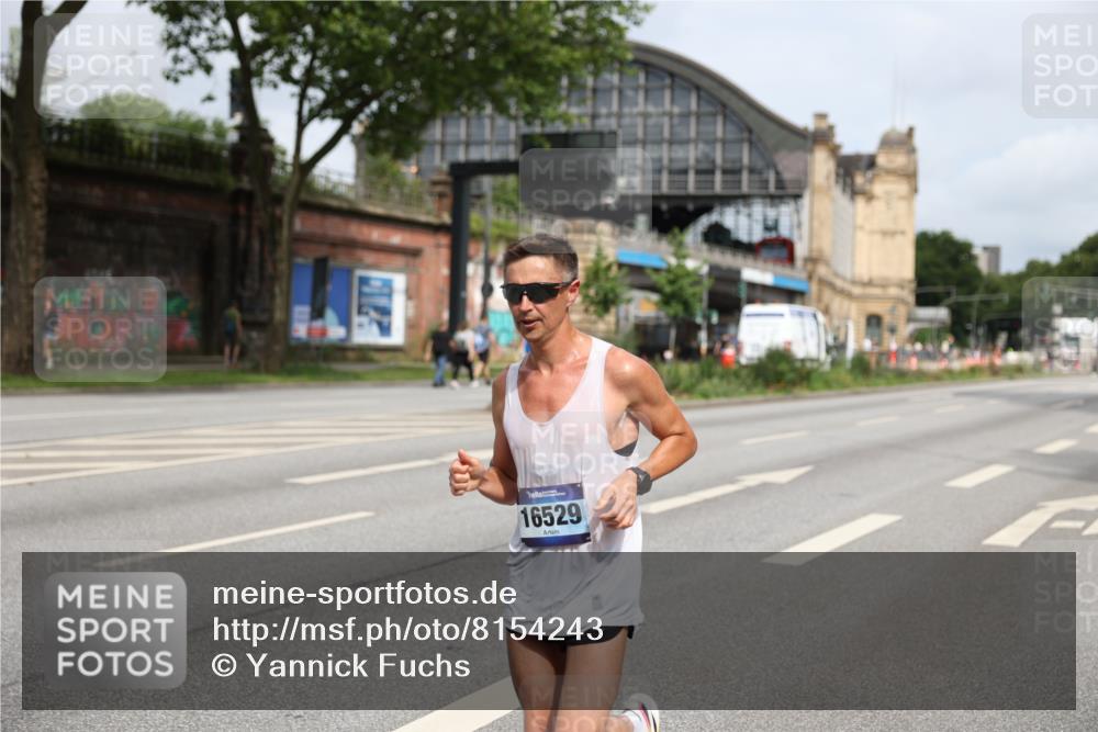29.06.2025 - hella hamburg halbmarathon Yannick Fuchs http://msf.ph/oto/8154243 29.06.2025 10:12:53 20KM 4116, 16529, 18694 meine-sportfotos.de
