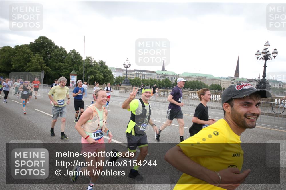 29.06.2025 - hella hamburg halbmarathon Jannik Wohlers http://msf.ph/oto/8154244 29.06.2025 10:53:21 Lombardsbrücke 1687, 1753, 2079, 2429, 3055, 4801, 5430, 5856, 5857, 5964, 6039, 6273, 6306, 6913, 6996, 7039, 7537, 7614, 7890, 8924, 9077, 9503, 9531, 9572, 9771, 11390, 11493, 12259, 12459, 13316, 14665, 14799, 14927, 15047, 15118, 15191, 15290, 15292, 15498, 15804, 15821, 15822, 16313, 16748, 17255, 17309, 17709, 18057, 18059, 18079, 18083, 18609, 18902 meine-sportfotos.de