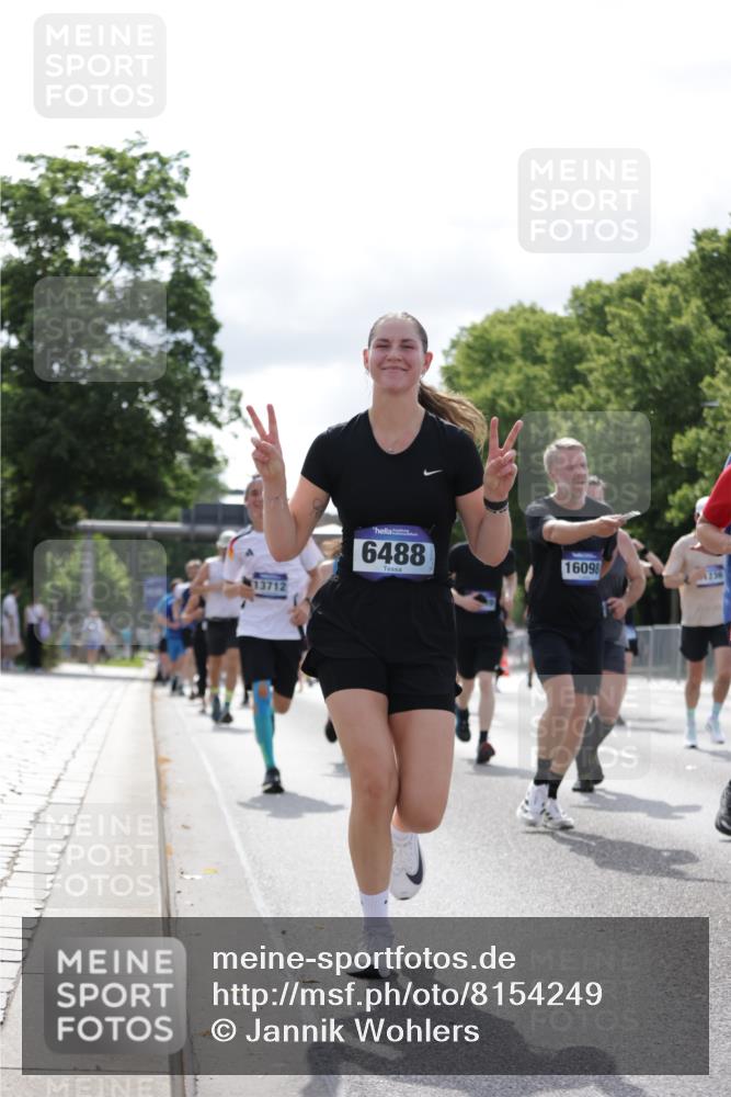 29.06.2025 - hella hamburg halbmarathon Jannik Wohlers http://msf.ph/oto/8154249 29.06.2025 10:16:10 Lombardsbrücke 1212, 1244, 1599, 1825, 2347, 2912, 3030, 3156, 3176, 3484, 3687, 4478, 5036, 5037, 6024, 6488, 7158, 7358, 7753, 8295, 8317, 8597, 8645, 8707, 8847, 8857, 9628, 9664, 9676, 9810, 10076, 10139, 10141, 10232, 10575, 11236, 11335, 11752, 12230, 12417, 12872, 12911, 13114, 13220, 13712, 13727, 13835, 13859, 14219, 14857, 16098, 16100, 16186, 16199, 16376, 16456, 16607, 16740, 16856, 17422, 17604, 17694, 17806, 17838, 17854, 17857, 17942 meine-sportfotos.de