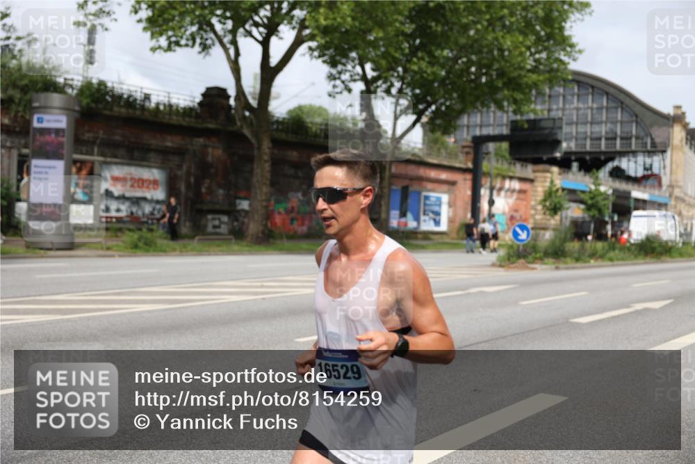 29.06.2025 - hella hamburg halbmarathon Yannick Fuchs http://msf.ph/oto/8154259 29.06.2025 10:12:53 20KM 4116, 16529, 18694 meine-sportfotos.de