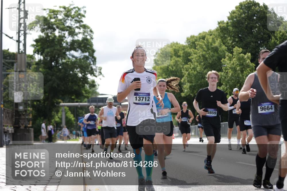 29.06.2025 - hella hamburg halbmarathon Jannik Wohlers http://msf.ph/oto/8154286 29.06.2025 10:16:12 Lombardsbrücke 1244, 1825, 2347, 2912, 3030, 3156, 3176, 3484, 3687, 4478, 5036, 5037, 6024, 6488, 7158, 7358, 8295, 8317, 8707, 8847, 8857, 9332, 9492, 9664, 9676, 9810, 10076, 10232, 10575, 11236, 11335, 11428, 11442, 11752, 12230, 12417, 12872, 12911, 13114, 13220, 13712, 13727, 13835, 13859, 14219, 14857, 15658, 15861, 16098, 16100, 16186, 16199, 16376, 16456, 16607, 16740, 16856, 17422, 17604, 17694, 17838, 17845, 17854, 17857, 17942 meine-sportfotos.de