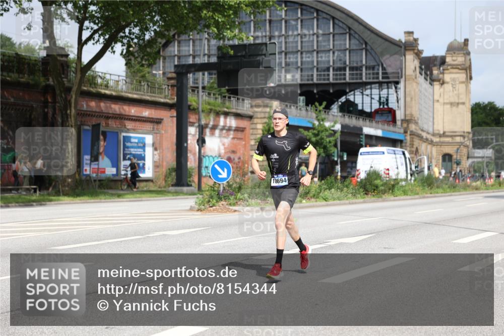 29.06.2025 - hella hamburg halbmarathon Yannick Fuchs http://msf.ph/oto/8154344 29.06.2025 10:13:15 20KM 18694 meine-sportfotos.de