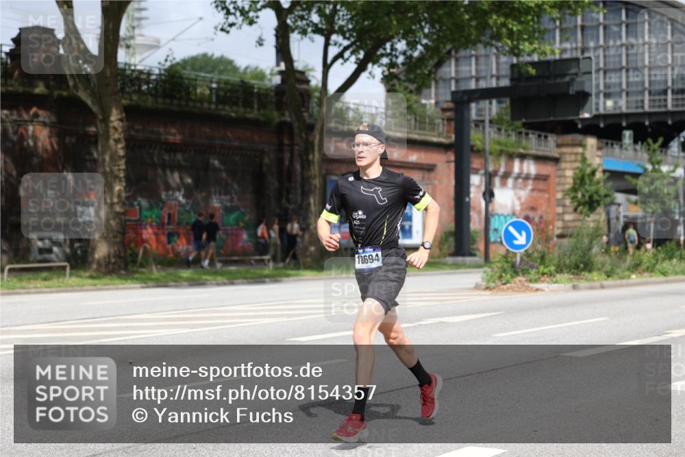 29.06.2025 - hella hamburg halbmarathon Yannick Fuchs http://msf.ph/oto/8154357 29.06.2025 10:13:16 20KM 18694 meine-sportfotos.de