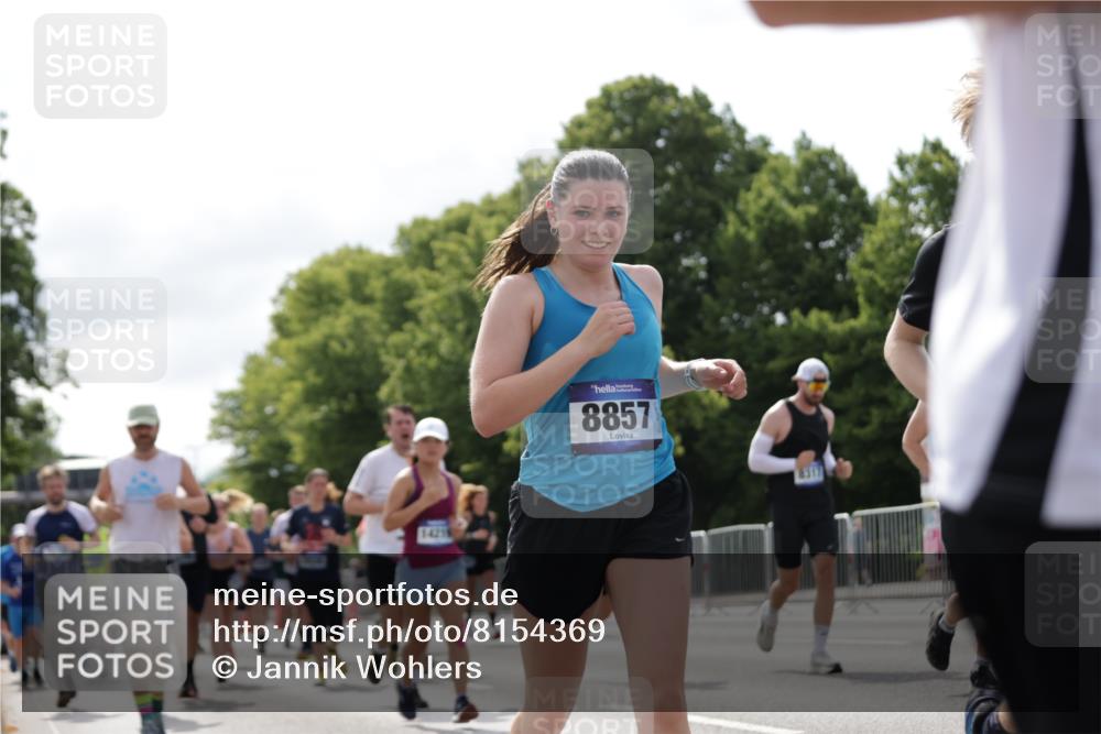 29.06.2025 - hella hamburg halbmarathon Jannik Wohlers http://msf.ph/oto/8154369 29.06.2025 10:16:13 Lombardsbrücke 1244, 1825, 2347, 2912, 3030, 3088, 3156, 3176, 3484, 3687, 4478, 5036, 5037, 6488, 6742, 6941, 7158, 7358, 8295, 8317, 8619, 8707, 8847, 8857, 9332, 9492, 9664, 9676, 10076, 10232, 10575, 11236, 11335, 11428, 11442, 11752, 12230, 12417, 12872, 12911, 13114, 13220, 13712, 13835, 13859, 14219, 14857, 15658, 15861, 16098, 16100, 16186, 16376, 16456, 16607, 16740, 16856, 17422, 17604, 17694, 17838, 17845, 17854, 17857, 17942 meine-sportfotos.de