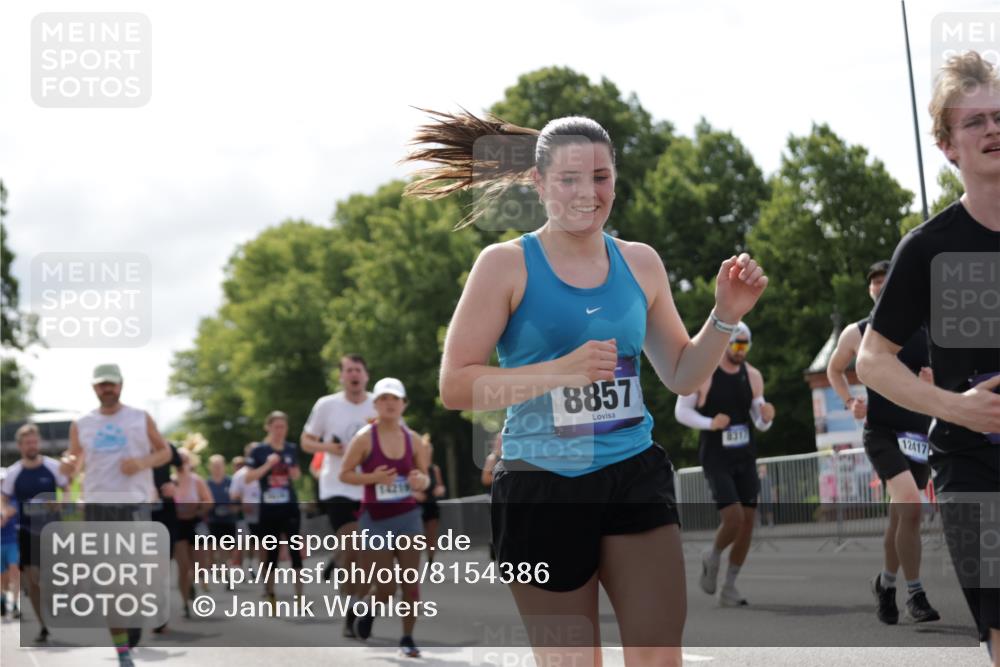 29.06.2025 - hella hamburg halbmarathon Jannik Wohlers http://msf.ph/oto/8154386 29.06.2025 10:16:13 Lombardsbrücke 1244, 1825, 2347, 2912, 3030, 3088, 3156, 3176, 3484, 3687, 4478, 5036, 5037, 6488, 6742, 6941, 7158, 7358, 8295, 8317, 8619, 8707, 8847, 8857, 9332, 9492, 9664, 9676, 10076, 10232, 10575, 11236, 11335, 11428, 11442, 11752, 12230, 12417, 12872, 12911, 13114, 13220, 13712, 13835, 13859, 14219, 14857, 15658, 15861, 16098, 16100, 16186, 16376, 16456, 16607, 16740, 16856, 17422, 17604, 17694, 17838, 17845, 17854, 17857, 17942 meine-sportfotos.de