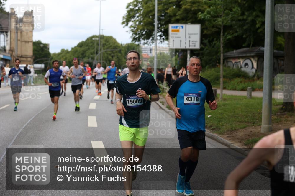 29.06.2025 - hella hamburg halbmarathon Yannick Fuchs http://msf.ph/oto/8154388 29.06.2025 10:37:54 20KM 3109, 3116, 3124, 3146, 3437, 3697, 3928, 4080, 4318, 5506, 6495, 7026, 7093, 7185, 7451, 7508, 7635, 8664, 9114, 10099, 10237, 10493, 11778, 11848, 12153, 12327, 12623, 12657, 12723, 12776, 13348, 13398, 13897, 14201, 14210, 14484, 14690, 14849, 15383, 15932, 16105, 16314, 16338, 16648, 16997, 17391, 17403, 17516, 18449, 18678, 18775, 19009, 19038, 19051, 19090, 19229 meine-sportfotos.de