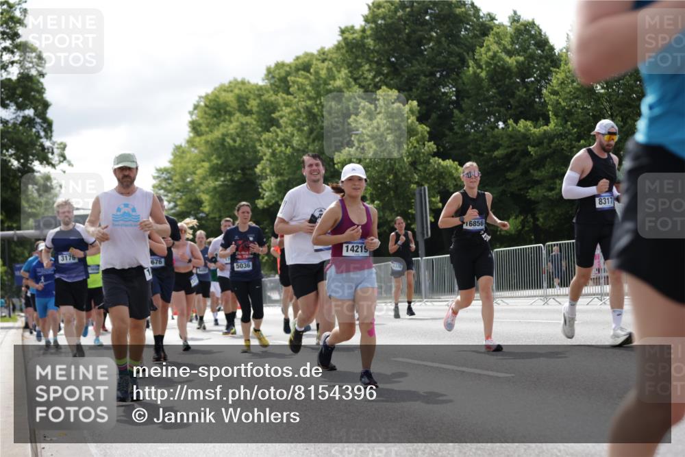 29.06.2025 - hella hamburg halbmarathon Jannik Wohlers http://msf.ph/oto/8154396 29.06.2025 10:16:14 Lombardsbrücke 1825, 2347, 2912, 3088, 3156, 3176, 3484, 3687, 4478, 5036, 5037, 6488, 6742, 6941, 7158, 7358, 8295, 8317, 8619, 8707, 8847, 8857, 9091, 9332, 9492, 9664, 9676, 10076, 10232, 10575, 11236, 11335, 11428, 11442, 11752, 12230, 12297, 12417, 12872, 12911, 13114, 13220, 13712, 13835, 13851, 13859, 14219, 14857, 15658, 15861, 16098, 16100, 16186, 16376, 16456, 16607, 16740, 16856, 17422, 17604, 17694, 17838, 17845, 17857, 17942 meine-sportfotos.de