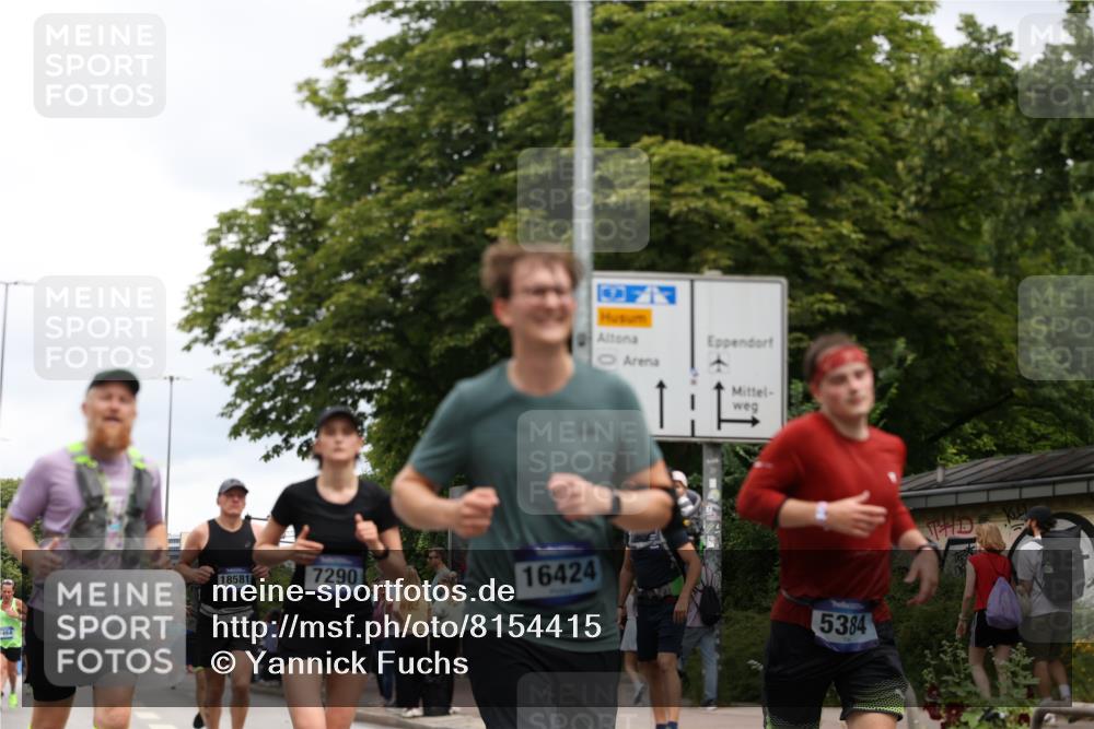 29.06.2025 - hella hamburg halbmarathon Yannick Fuchs http://msf.ph/oto/8154415 29.06.2025 10:57:51 20KM 1254, 1316, 1334, 1464, 2685, 4328, 5305, 5384, 7042, 7290, 8561, 9191, 10705, 10766, 11149, 11527, 11657, 11771, 12315, 12316, 12662, 13171, 13542, 13841, 14135, 14493, 15093, 15532, 15897, 16424, 16426, 16639, 16995, 17061, 17071, 17112, 17437, 17685, 17686, 17730, 18395, 18581, 18717 meine-sportfotos.de