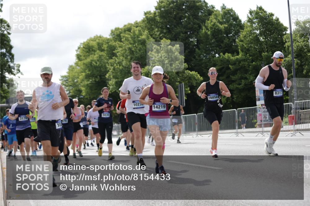 29.06.2025 - hella hamburg halbmarathon Jannik Wohlers http://msf.ph/oto/8154433 29.06.2025 10:16:14 Lombardsbrücke 1825, 2347, 2912, 3088, 3156, 3176, 3484, 3687, 4478, 5036, 5037, 6488, 6742, 6941, 7158, 7358, 8295, 8317, 8619, 8707, 8847, 8857, 9091, 9332, 9492, 9664, 9676, 10076, 10232, 10575, 11236, 11335, 11428, 11442, 11752, 12230, 12297, 12417, 12872, 12911, 13114, 13220, 13712, 13835, 13851, 13859, 14219, 14857, 15658, 15861, 16098, 16100, 16186, 16376, 16456, 16607, 16740, 16856, 17422, 17604, 17694, 17838, 17845, 17857, 17942 meine-sportfotos.de