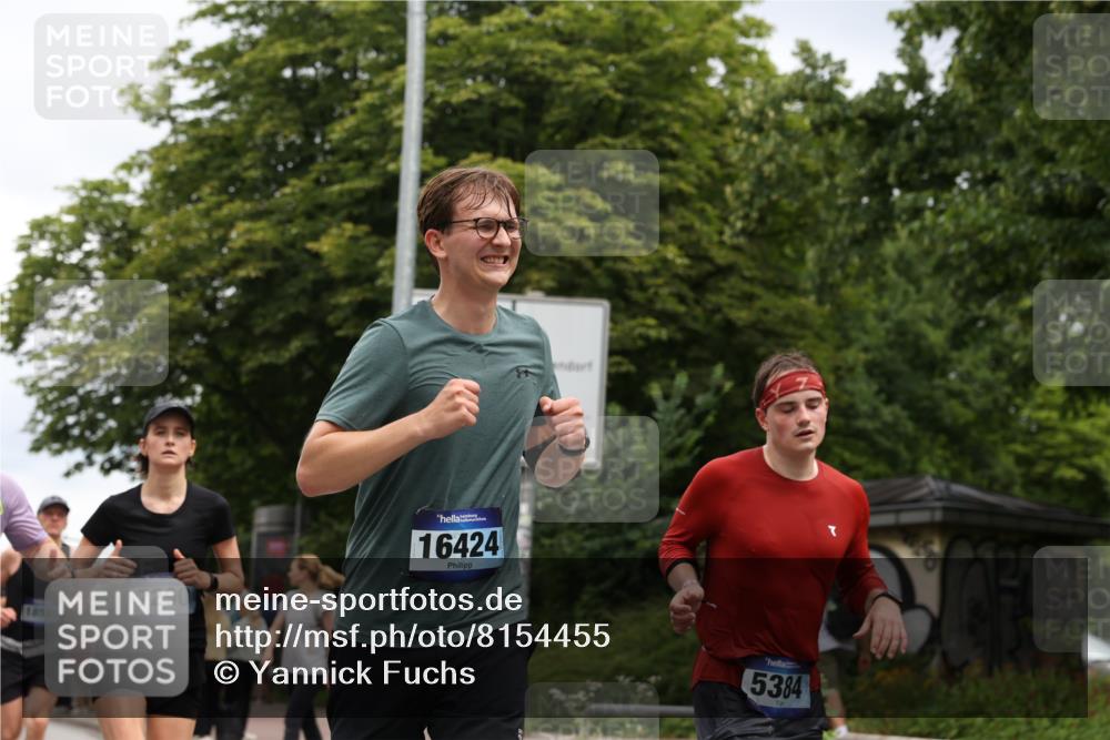 29.06.2025 - hella hamburg halbmarathon Yannick Fuchs http://msf.ph/oto/8154455 29.06.2025 10:57:51 20KM 1254, 1316, 1334, 1464, 2685, 4328, 5305, 5384, 7042, 7290, 8561, 9191, 10705, 10766, 11149, 11527, 11657, 11771, 12315, 12316, 12662, 13171, 13542, 13841, 14135, 14493, 15093, 15532, 15897, 16424, 16426, 16639, 16995, 17061, 17071, 17112, 17437, 17685, 17686, 17730, 18395, 18581, 18717 meine-sportfotos.de