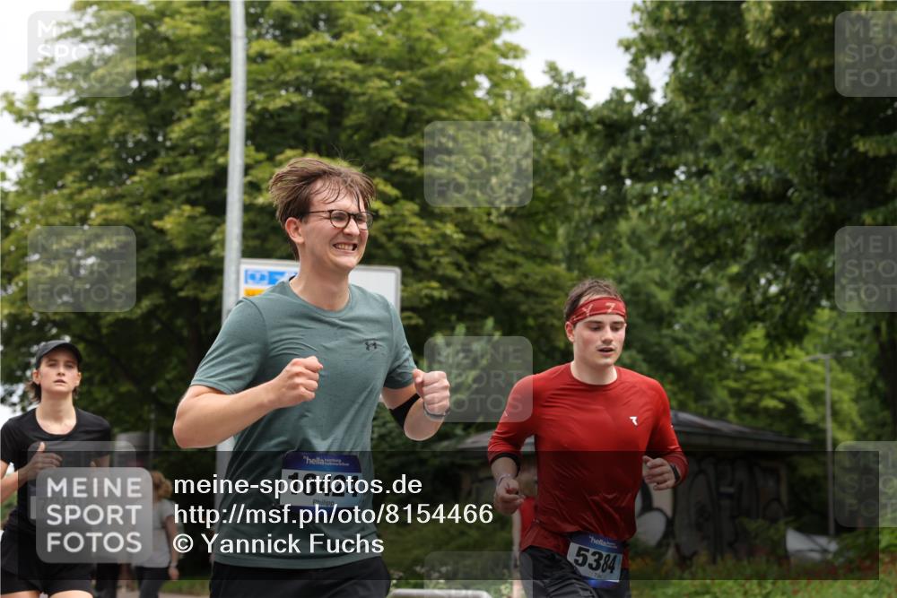29.06.2025 - hella hamburg halbmarathon Yannick Fuchs http://msf.ph/oto/8154466 29.06.2025 10:57:51 20KM 1254, 1316, 1334, 1464, 2685, 4328, 5305, 5384, 7042, 7290, 8561, 9191, 10705, 10766, 11149, 11527, 11657, 11771, 12315, 12316, 12662, 13171, 13542, 13841, 14135, 14493, 15093, 15532, 15897, 16424, 16426, 16639, 16995, 17061, 17071, 17112, 17437, 17685, 17686, 17730, 18395, 18581, 18717 meine-sportfotos.de