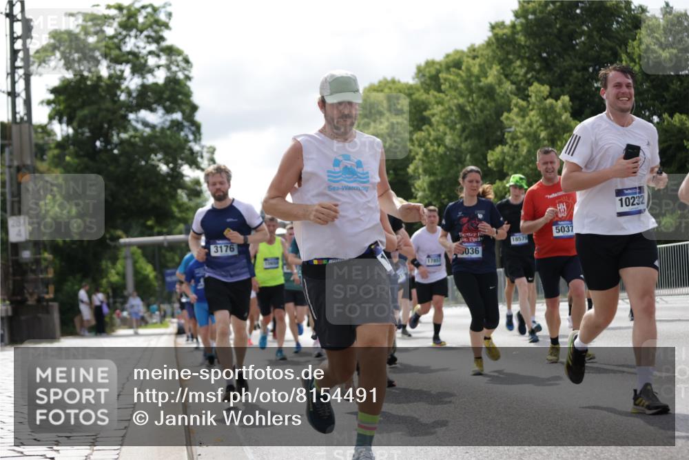 29.06.2025 - hella hamburg halbmarathon Jannik Wohlers http://msf.ph/oto/8154491 29.06.2025 10:16:15 Lombardsbrücke 1117, 1240, 1825, 2347, 2912, 3088, 3156, 3176, 3484, 3687, 4478, 5036, 5037, 6488, 6742, 6941, 7158, 7358, 8295, 8317, 8619, 8707, 8847, 8857, 9091, 9208, 9332, 9492, 9664, 9676, 9891, 10076, 10232, 10575, 11236, 11335, 11428, 11442, 11752, 12230, 12297, 12417, 12872, 12911, 13114, 13220, 13712, 13835, 13851, 13859, 14219, 14857, 15658, 15861, 16098, 16100, 16186, 16376, 16607, 16740, 16856, 17604, 17838, 17845, 17857, 17942, 18245 meine-sportfotos.de