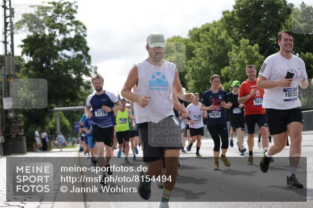 29.06.2025 - hella hamburg halbmarathon Jannik Wohlers http://msf.ph/oto/8154494 29.06.2025 10:16:16 Lombardsbrücke 1117, 1240, 1403, 1825, 2347, 2912, 3088, 3156, 3176, 3484, 3687, 4478, 5036, 5037, 6488, 6742, 6941, 7158, 7358, 8295, 8317, 8619, 8707, 8847, 8857, 9091, 9208, 9332, 9492, 9664, 9676, 9891, 10076, 10232, 10575, 11236, 11335, 11428, 11442, 12230, 12297, 12417, 12872, 12911, 13114, 13220, 13712, 13835, 13851, 13859, 14219, 14857, 15658, 15861, 16098, 16100, 16186, 16376, 16607, 16740, 16856, 17604, 17838, 17845, 17857, 17942, 18245 meine-sportfotos.de