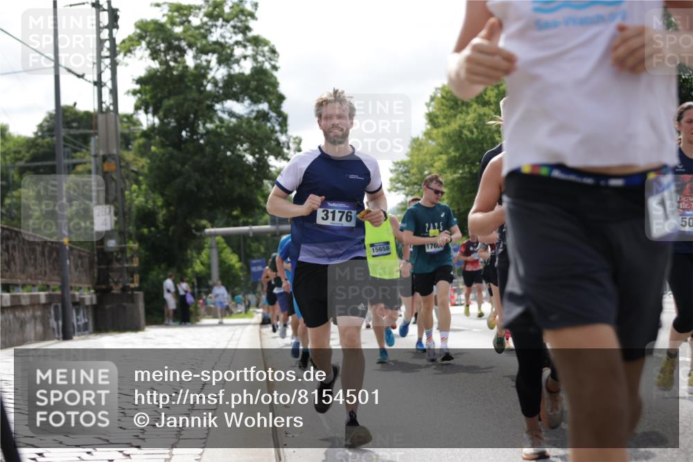 29.06.2025 - hella hamburg halbmarathon Jannik Wohlers http://msf.ph/oto/8154501 29.06.2025 10:16:17 Lombardsbrücke 1117, 1240, 1403, 1825, 2347, 2912, 3088, 3156, 3176, 3450, 3484, 3687, 4478, 5036, 5037, 6328, 6488, 6742, 6941, 6948, 7158, 7358, 8295, 8317, 8619, 8707, 8847, 8857, 9091, 9208, 9332, 9492, 9664, 9676, 9891, 10076, 10232, 10575, 11236, 11335, 11428, 11442, 12230, 12297, 12417, 12872, 12911, 13114, 13220, 13365, 13712, 13835, 13851, 13859, 14219, 14857, 15658, 15861, 16098, 16100, 16186, 16376, 16607, 16740, 16856, 17604, 17838, 17845, 17857, 18245 meine-sportfotos.de